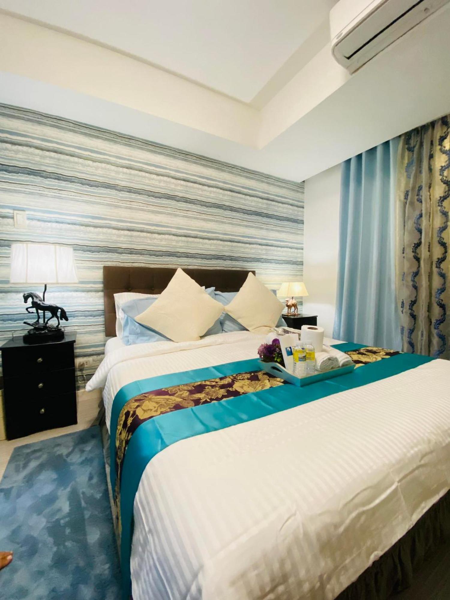 Manila Urban Resort At Azure Екстериор снимка