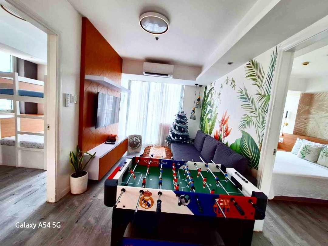Manila Urban Resort At Azure Екстериор снимка