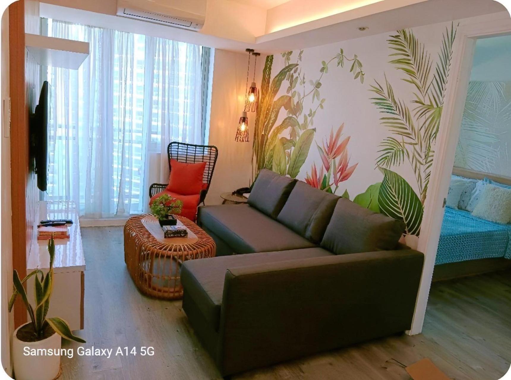 Manila Urban Resort At Azure Екстериор снимка