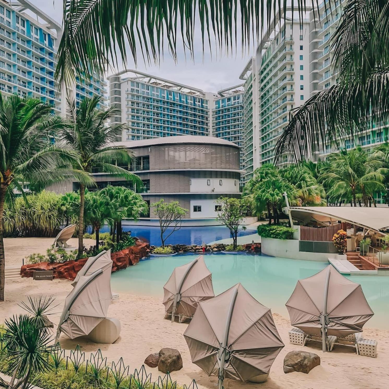 Manila Urban Resort At Azure Екстериор снимка