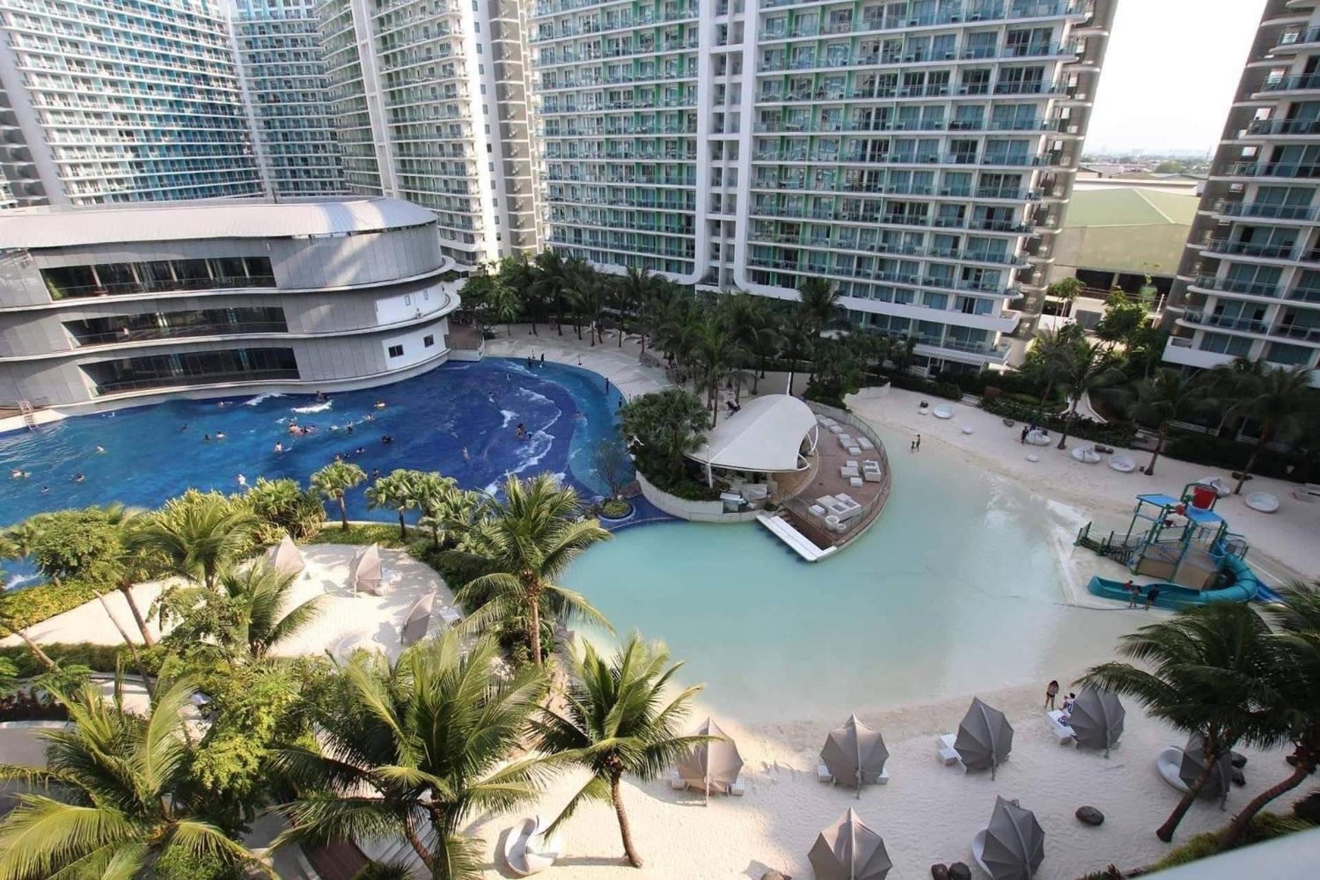 Manila Urban Resort At Azure Екстериор снимка