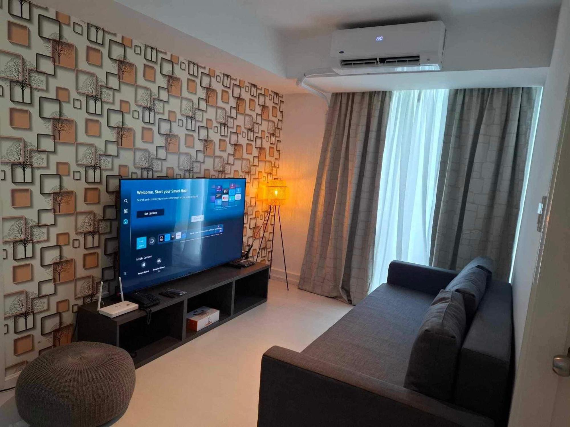 Manila Urban Resort At Azure Екстериор снимка