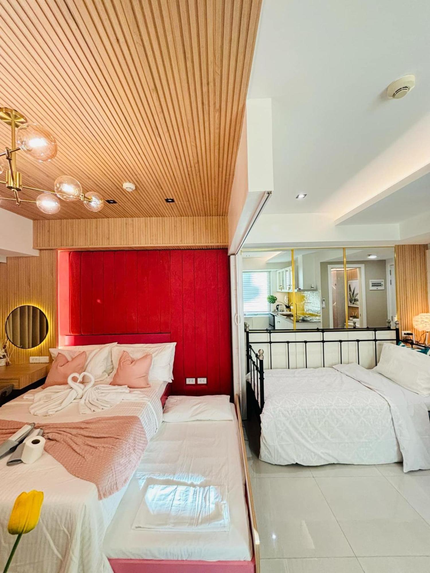 Manila Urban Resort At Azure Екстериор снимка